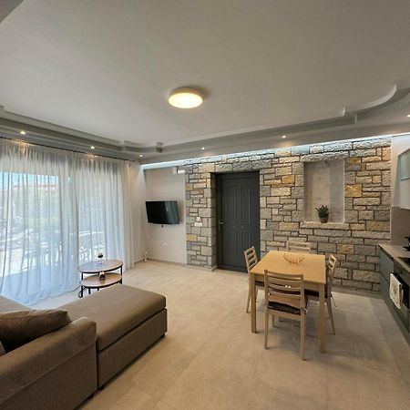 Iris Villas Complex Frínion Buitenkant foto