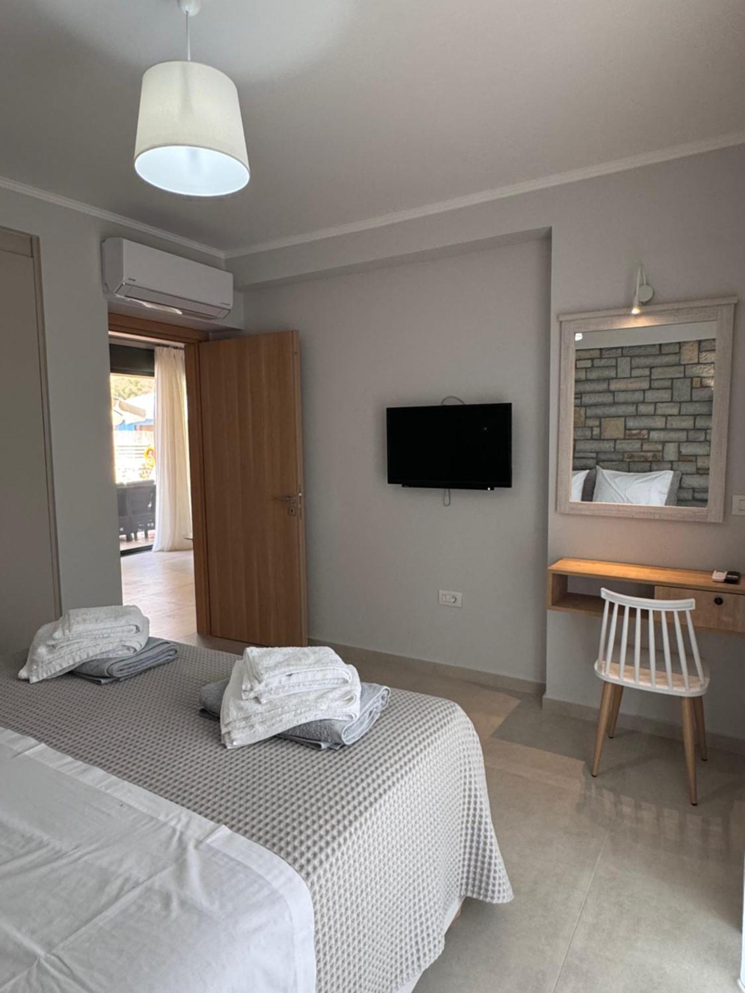 Iris Villas Complex Frínion Buitenkant foto